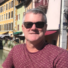 艾伦坚持的缩略图照片